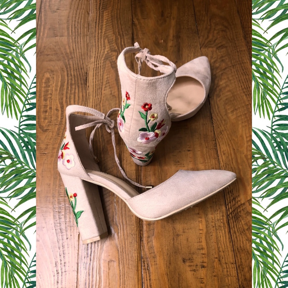 FLORAL LACE UP HEELS- ELEGANT 8.5